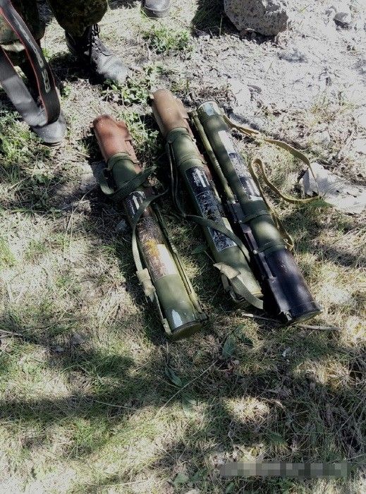 Тайник обустроили возле дороги / СБУ Тайник обустроили возле дороги / СБУ