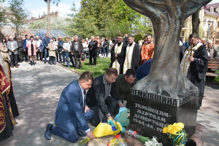 Священнослужителі відправили панахиду за упокій душ жертв депортації під час операції Священнослужителі відправили панахиду за упокій душ жертв депортації під час операції