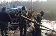 Conflict sparks between police, illegal amber diggers in Rivne region