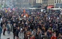Во французском Бордо более тысячи человек вышли на акцию против Ле Пен (фото)