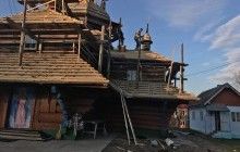 На Ивано-Франковщине традиционным способом реставрируют старинную деревянную церковь