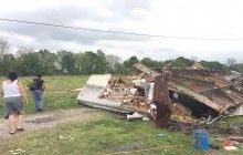 Два человека погибли в результате торнадо в США (фото, видео)