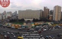 В Киеве маршрутчики блокируют обладминистрацию, произошла потасовка с полицейскими (фото)