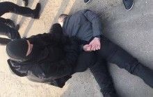 "Щомісячно здирав гроші": на Харківщині за хабарництво затримано податківця (фото)