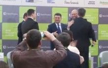 З'явилося відео, як Порошенко, Яценюк та Гройсман відзначають рішення ЄП щодо "українського безвізу"