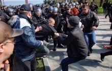 В Одессе произошли потасовки между проукраинскими активистами и "куликовцами" (фото, видео)