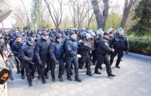 Brawl breaks out between pro-Ukrainian, pro-Russian activists in Odesa (Photo)