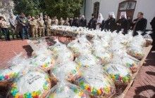 Філарет освятив і передав в зону АТО паски для українських захисників (фоторепортаж)
