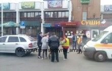 У Києві на Троєщині автомобіль із Савченко збив літню жінку (фото)