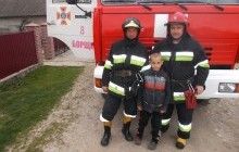 На Тернопільщині під час пожежі 9-річний хлопчик врятував своїх малолітніх сестру та брата