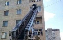 У Тернополі правоохоронці врятували неповнолітніх, який мати залишила самих вдома без їжі