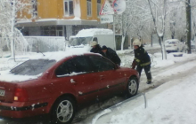 В Харькове из-за непогоды обесточены более тысячи домов и 6 детсадов, повалено 700 деревьев (фото, видео)