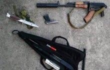 У Харкові поліцейські виявили автомобіль зі зброєю (фото, відео)