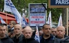 Парижские полицейские призвали кандидатов на пост президента услышать их "гнев"