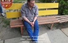 У Києві невідомий виволік з багатоповерхівки тіло вбитої жінки і дочекався поліцію (фото)
