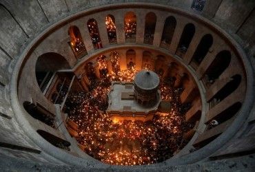 На церемонию схождения Благодатного огня в Израиле пустят только вакцинированных