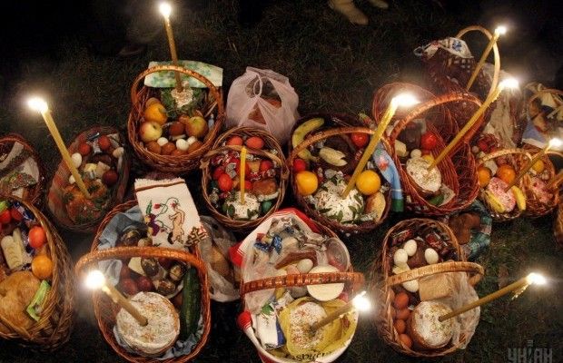 К Пасхе нужно освятить 7 продуктов: священник рассказал, что положить в корзину
