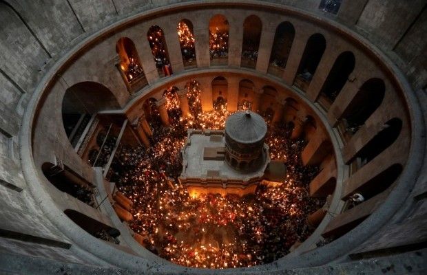 Сходження Благодатного вогню: як проходить церемонія та з’являється Святе світло в Єрусалимі