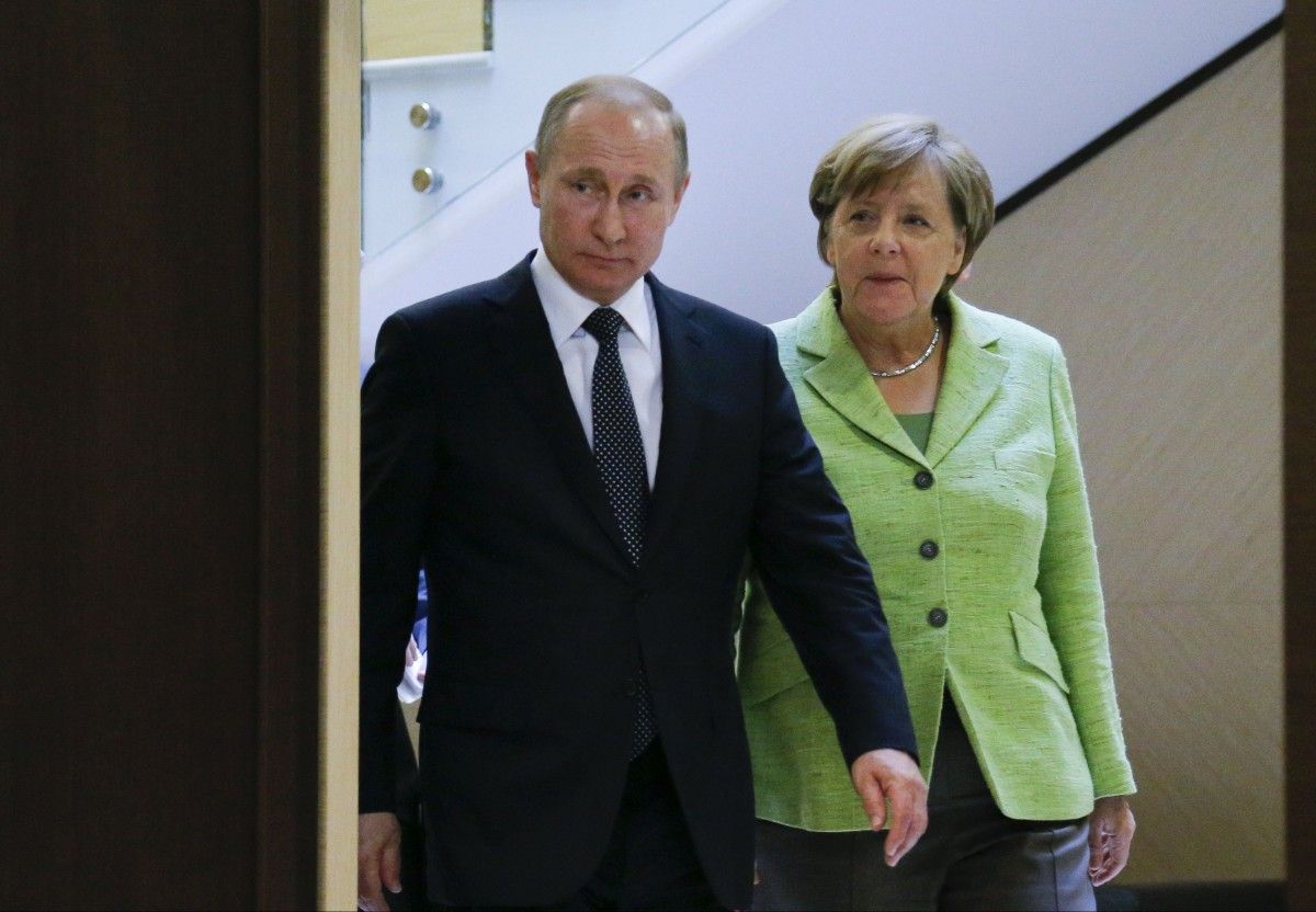 Ангела Меркель і Володимир Путін обговорили ситуацію на кордоні Польщі та Білорусі / ілюстративне фото Reuters