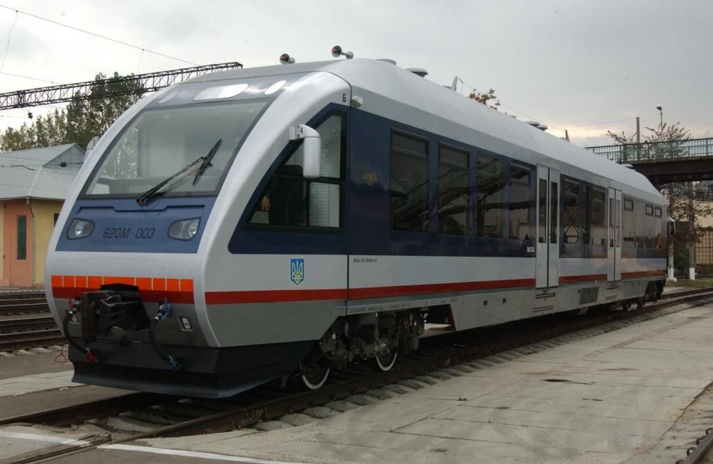У рейковому автобусі пропонують дешевший проїзд без квитка / фото railway.lviv.ua У рейковому автобусі пропонують дешевший проїзд без квитка / фото railway.lviv.ua