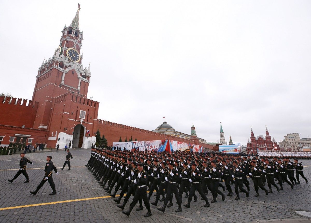 На параді пройшли ті, хто воював проти України, Путін пообіцяв, що перемога буде за ними