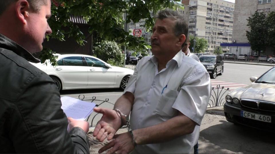 Преступники требовали у предпринимателя деньги / facebook.com/LlutsenkoYuri Преступники требовали у предпринимателя деньги / facebook.com/LlutsenkoYuri