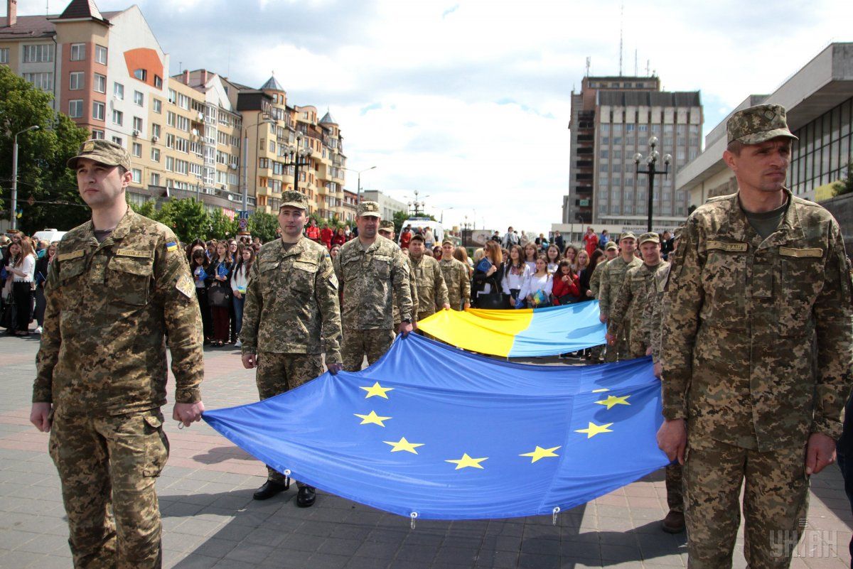 ЄС може відкрити усі переговорні кластери з Україною до кінця року, - ЗМІ ЄС може відкрити усі переговорні кластери з Україною до кінця року, - ЗМІ