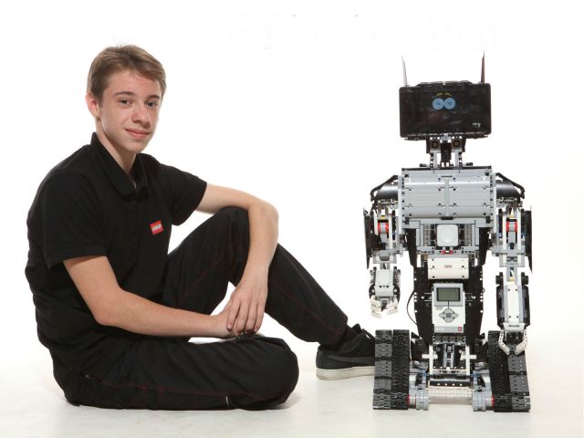 Марк Дробнич разработал платформу для роботов под названием ELFi robots / фото Іnspired Марк Дробнич разработал платформу для роботов под названием ELFi robots / фото Іnspired