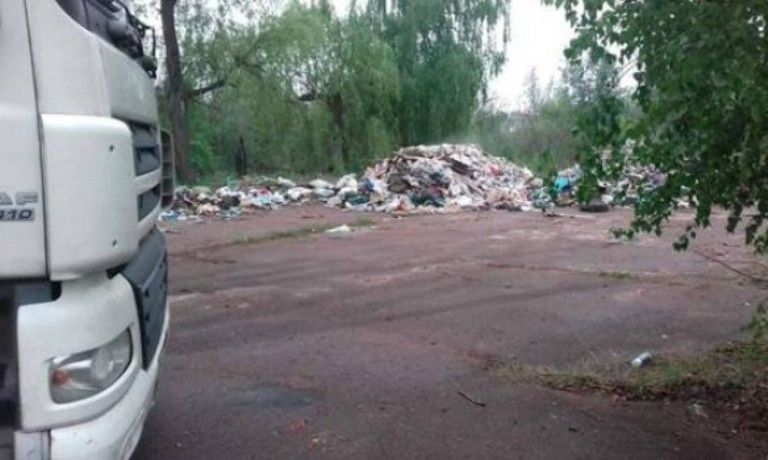Львовское мусора нашли на территории старого детского лагеря / фото полиция Киевщины Львовское мусора нашли на территории старого детского лагеря / фото полиция Киевщины