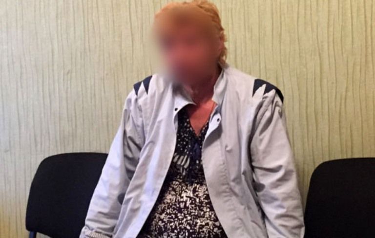 Женщина начала работать на боевиков с августа 2014 года / фото пресс-служба полиции Донецкой области Женщина начала работать на боевиков с августа 2014 года / фото пресс-служба полиции Донецкой области
