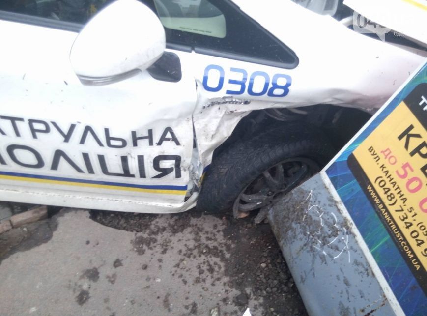 Місцеві ЗМІ повідомляють, що ДТП сталось ввечері 20 травня / фото 048.ua Місцеві ЗМІ повідомляють, що ДТП сталось ввечері 20 травня / фото 048.ua