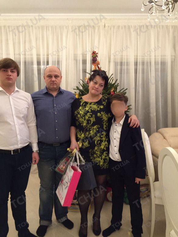 Олександр Іванов з двома синами та Дружиною / фото: tsn.ua Олександр Іванов з двома синами та Дружиною / фото: tsn.ua