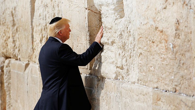 Дональд Трамп стал первым президентом США, который посетил Стену Плача в Иерусалиме / Фото Reuters