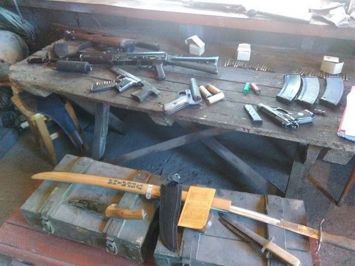 Оперативники СБУ задокументировали получение злоумышленником оружия из района проведения АТО / фото ssu.gov.ua Оперативники СБУ задокументировали получение злоумышленником оружия из района проведения АТО / фото ssu.gov.ua
