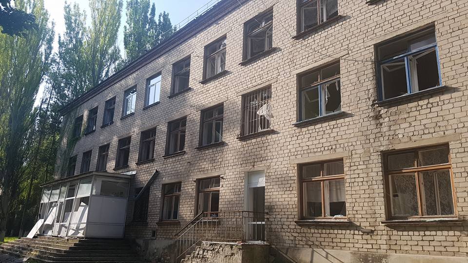 Последствия обстрела больницы / фото: facebook.com/evgeny.kaplin Последствия обстрела больницы / фото: facebook.com/evgeny.kaplin