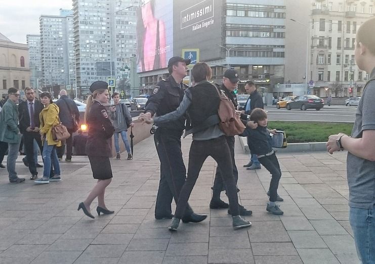Хлопчика одного відвезли до ВВС Хлопчика одного відвезли до ВВС