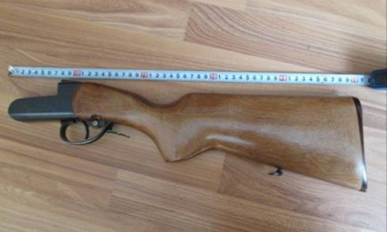 Полиция изъяла охотничье ружье "ИЖ" 12-го калибра и 6 патронов / фото ГУ Нацполиции в Закарпатской области Полиция изъяла охотничье ружье "ИЖ" 12-го калибра и 6 патронов / фото ГУ Нацполиции в Закарпатской области