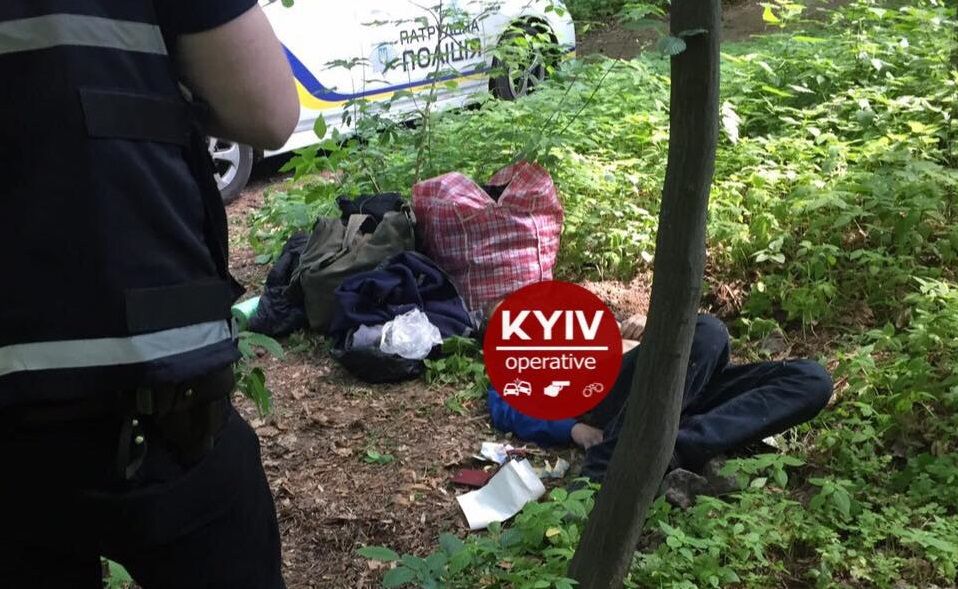 Молодого человека нашли повешенным / facebook.com/KyivOperativ Молодого человека нашли повешенным / facebook.com/KyivOperativ