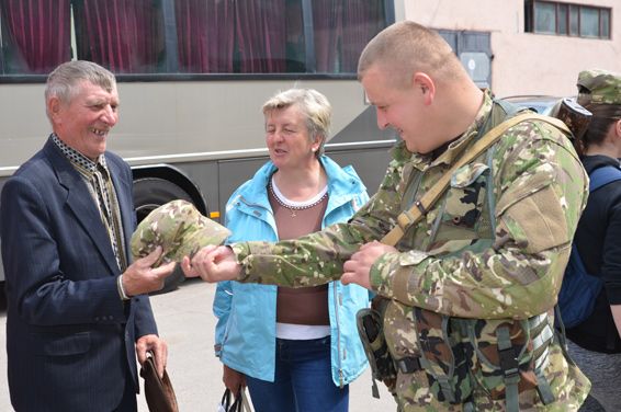 Бійці роти патрульної служби поліції вирушили на ротацію в АТО / Фото відділу комунікації поліції Тернопільської області Бійці роти патрульної служби поліції вирушили на ротацію в АТО / Фото відділу комунікації поліції Тернопільської області