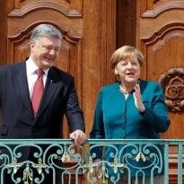 Poroshenko, Merkel discuss Donbas peacekeeping idea over phone