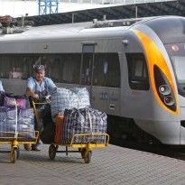 Летнее время близко: УЗ изменила расписание трех скоростных поездов