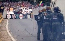 Протесты в Венесуэле: погиб минимум один человек, сотни раненых (видео)
