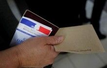 На президентских выборах во Франции явка избирателей уже составила почти 30% (фотогалерея)