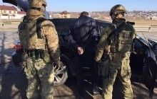 Сотрудники СБУ задержали торговцев оружием из зоны АТО (фото)