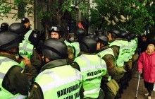 В Україні під час акцій до Дня перемоги затримали 45 осіб, постраждали вісім поліцейських (відео)