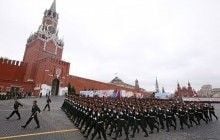 На параде прошли воевавшие против Украины Путин пообещал, что победа будет за ними