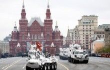 В Москве отменили воздушную часть военного парада из-за погоды (фоторепортаж)