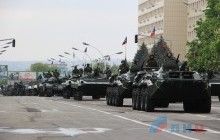 Боевики "ЛНР" провели военный парад в оккупированном Луганске (фото)