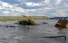 В России паводок затопил самолеты: один из них был предназначен для борьбы с последствиями наводнения (фото)