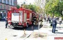 У центрі Києва спалахнула пожежа в офісній будівлі, 150 людей евакуювали (фото, відео)